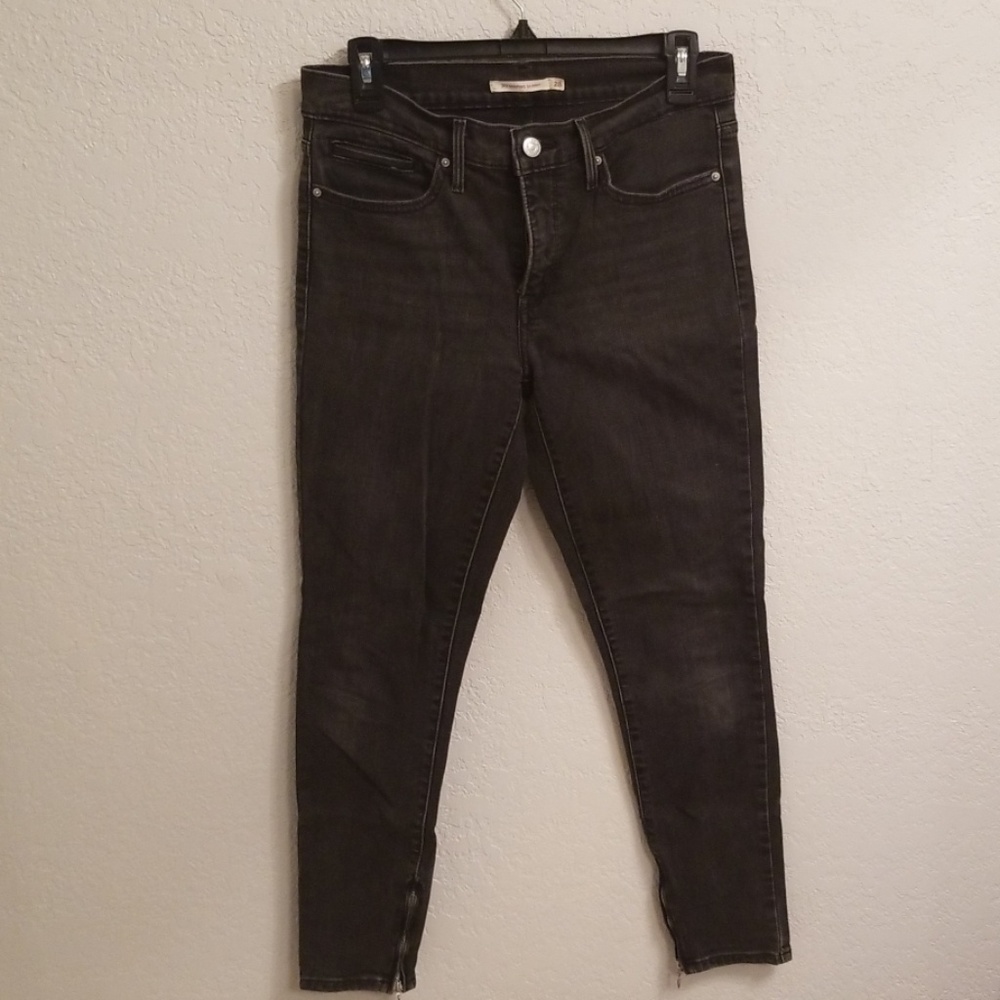 Levi 311